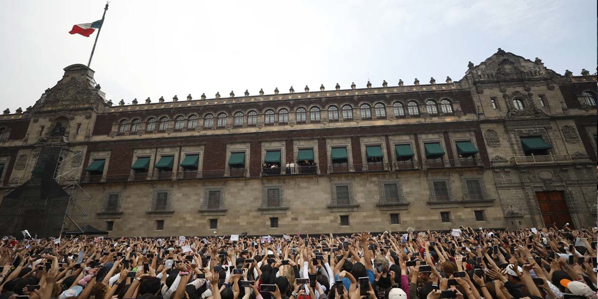 BTS causa furor en Palacio Nacional junto a Sheinbaum; miles acuden al Zócalo