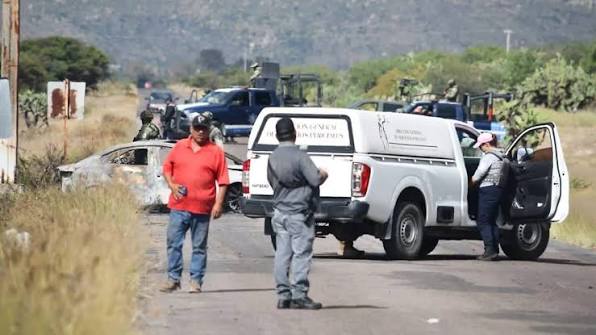 Atacan con explosivos a policías en carretera de Villa García, Zacatecas; hay dos heridos