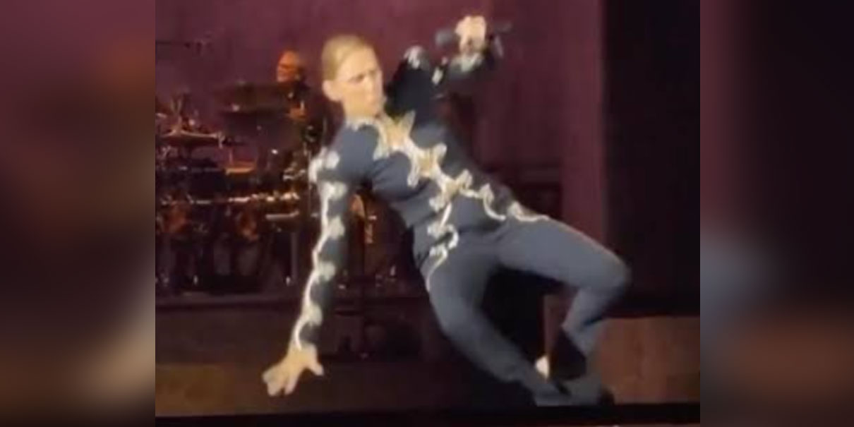 Céline Dion cae, se levanta y continúa con el espectáculo