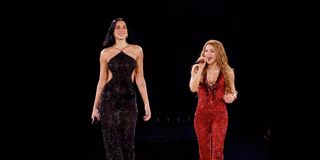 Shakira y Dua Lipa cantan juntas por primera vez con “Antología”. VIDEO