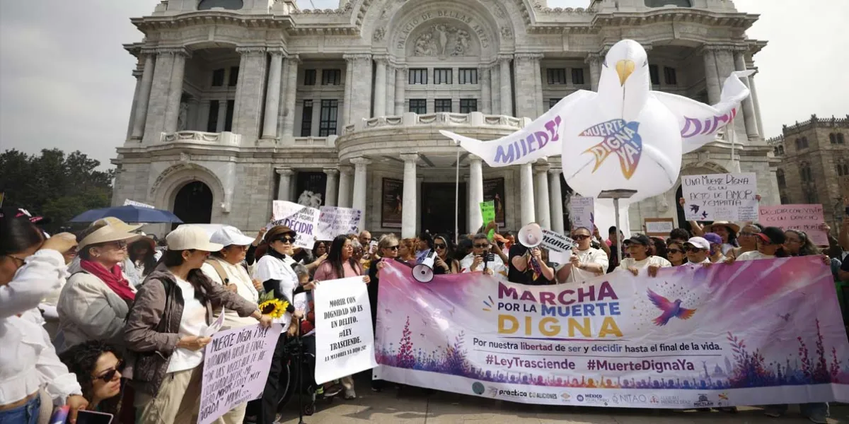 Marchan en CDMX para legalizar la eutanasia y aprobar la Ley Trasciende