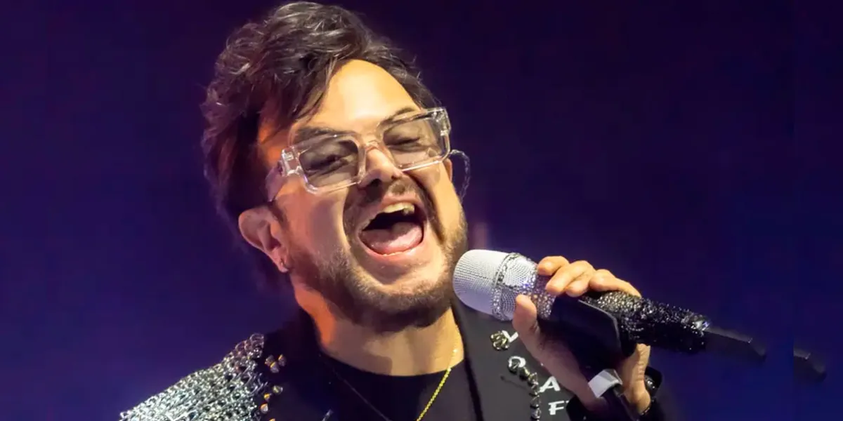 ¡Se puso loco! Aleks Syntek arremete contra el público e insulta al reguetón durante festejos VIDEO