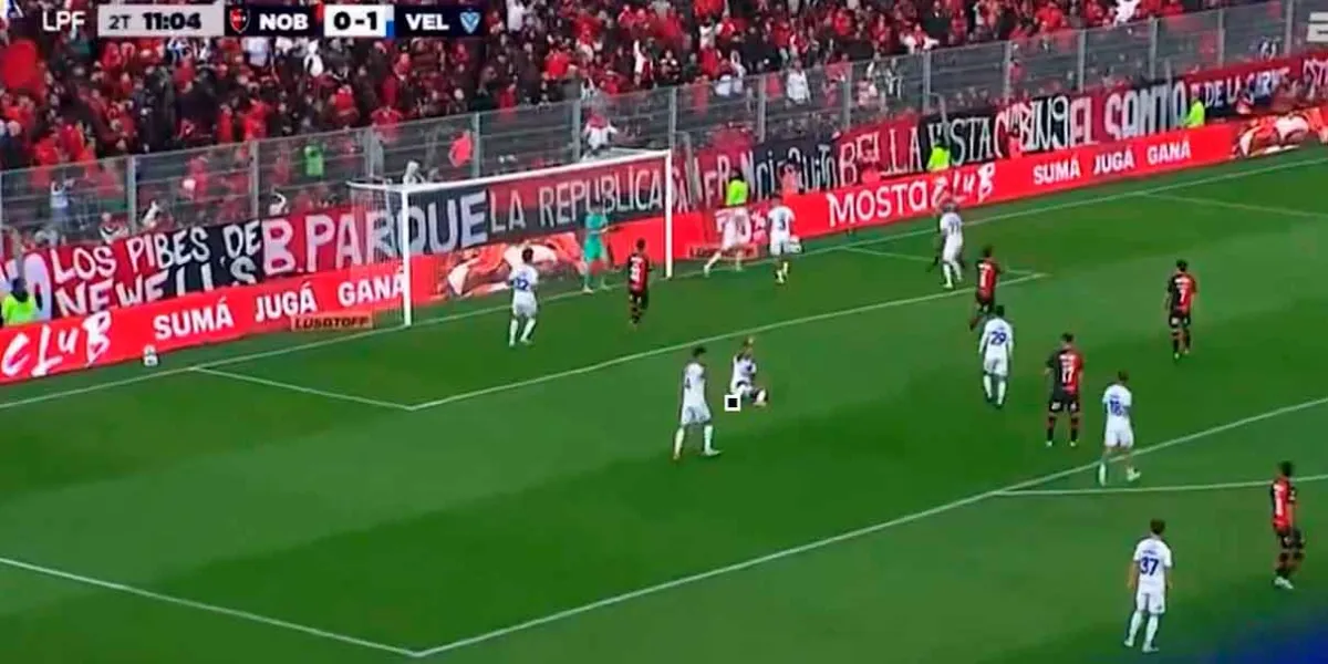  Jugador sufre fracturas y perforación de pulmón tras choque con su arquero. VIDEO