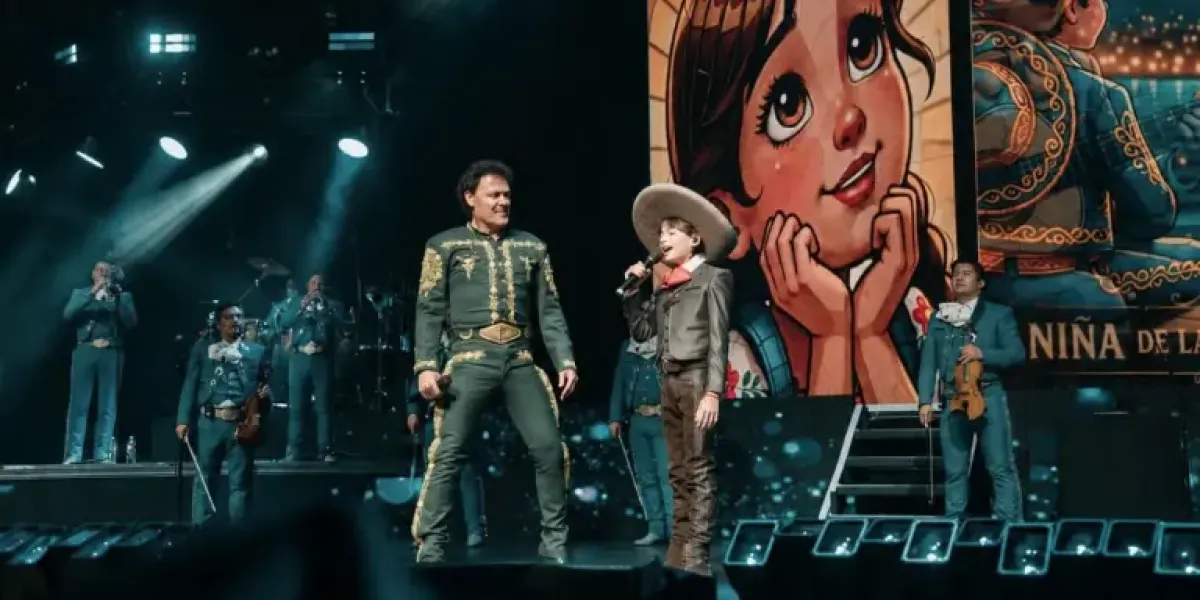 Pedro Fernández comparte escenario con su nieto Martín Valentino y desata emoción en redes sociales