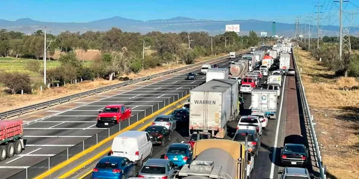 A más de 60 horas de bloqueo, autopista Arco Norte reporta largas filas