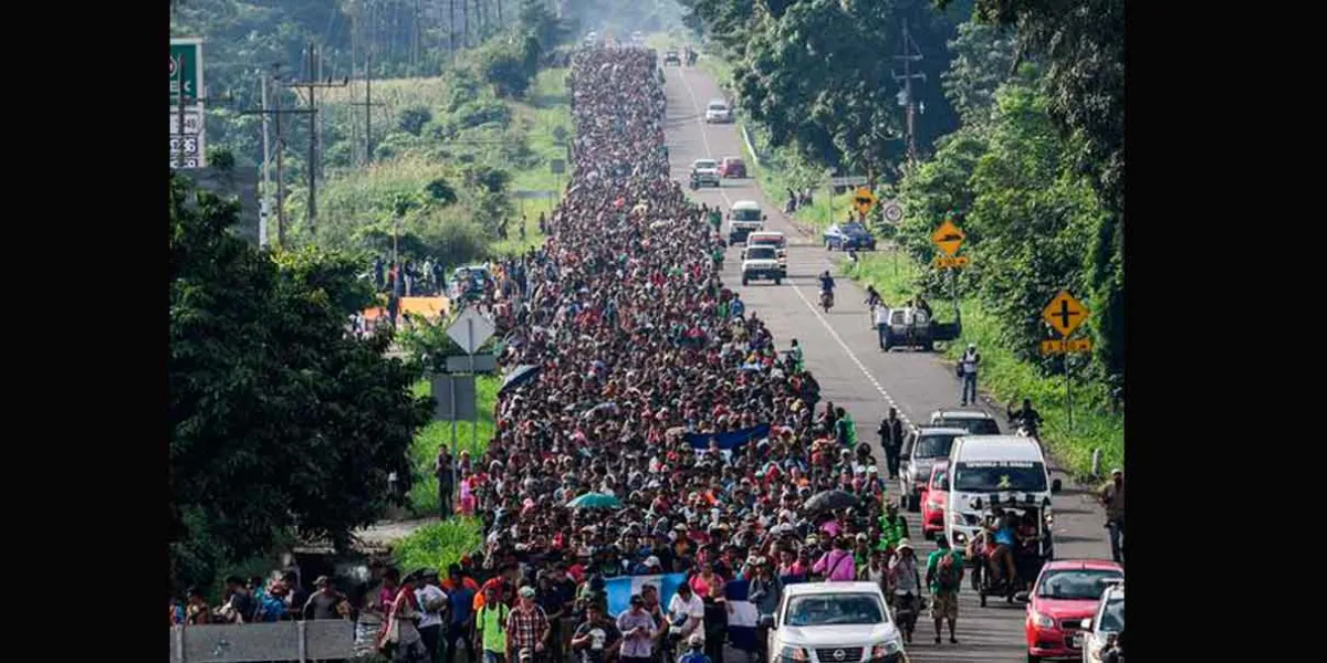 Gigante caravana migrante  se dirige a la CDMX