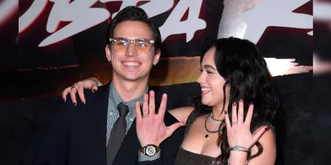 Enemigos en Kobra Kai enamorados en la vida real; Mary Mouser y Tanner Buchanan se casan