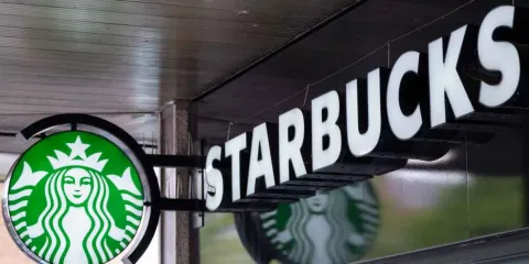 Starbucks cerrará 250 cafeterías en Norteamérica; México queda fuera