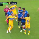 Francisco Chacón tunde el arbitraje de Katia Itzel y exige tarjeta roja tras agresión contra ella en Querétaro