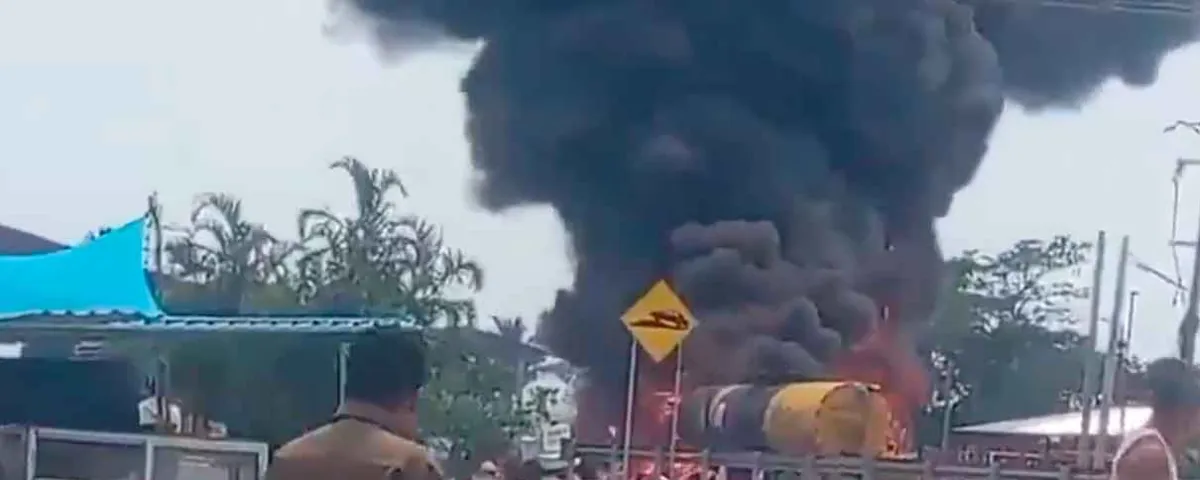 Explota pipa de combustible en la carretera Cárdenas-Coatzacoalcos