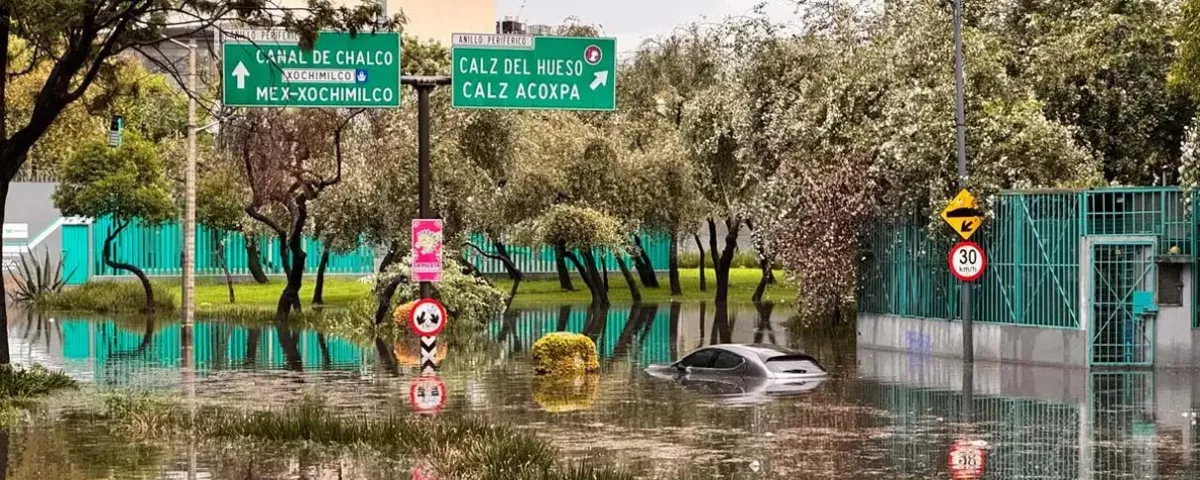 TROMBA colapsa el sur de la CDMX; inundaciones alcanzan hospital del IMSS en Tlalpan